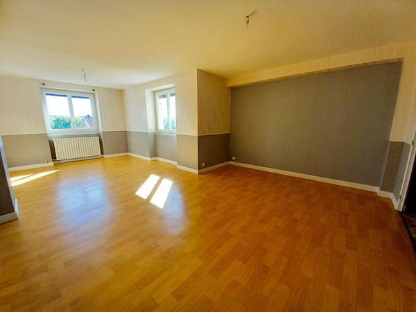 Immeuble de rapport Brive La Gaillarde 176 m2 - 2 appartements T4 de 90 m²- garage- jardin