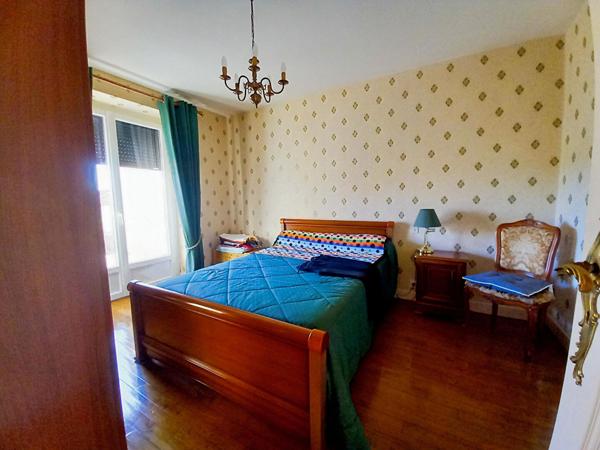 Immeuble de rapport Brive La Gaillarde 176 m2 - 2 appartements T4 de 90 m²- garage- jardin