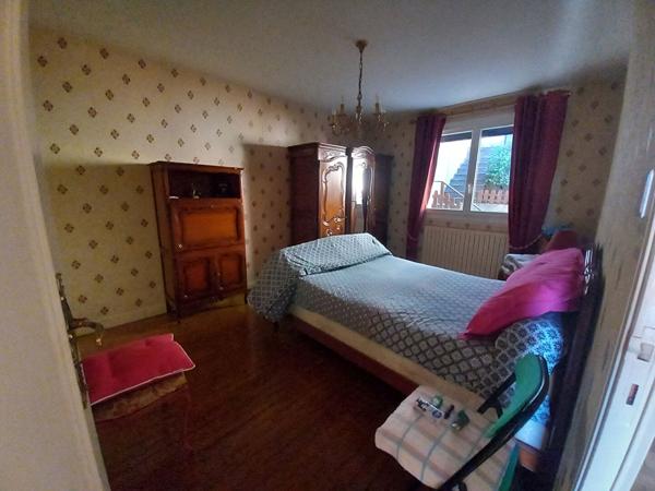 Immeuble de rapport Brive La Gaillarde 176 m2 - 2 appartements T4 de 90 m²- garage- jardin