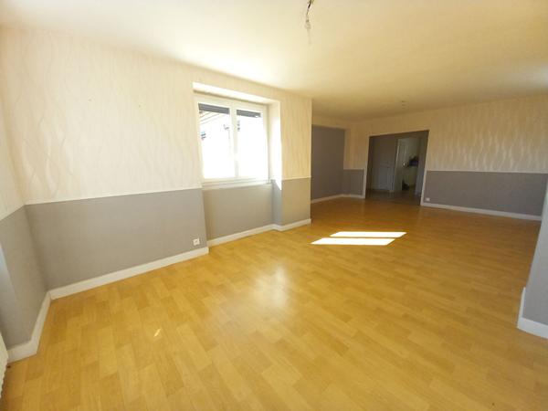 Immeuble de rapport Brive La Gaillarde 176 m2 - 2 appartements T4 de 90 m²- garage- jardin