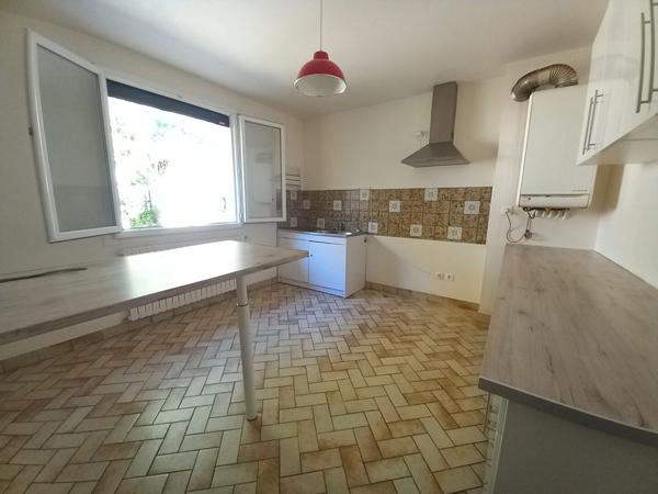 Immeuble de rapport Brive La Gaillarde 176 m2 - 2 appartements T4 de 90 m²- garage- jardin