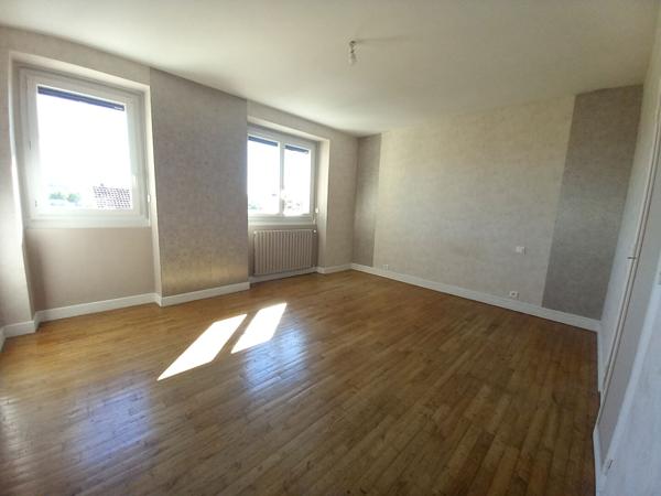 Immeuble de rapport Brive La Gaillarde 176 m2 - 2 appartements T4 de 90 m²- garage- jardin