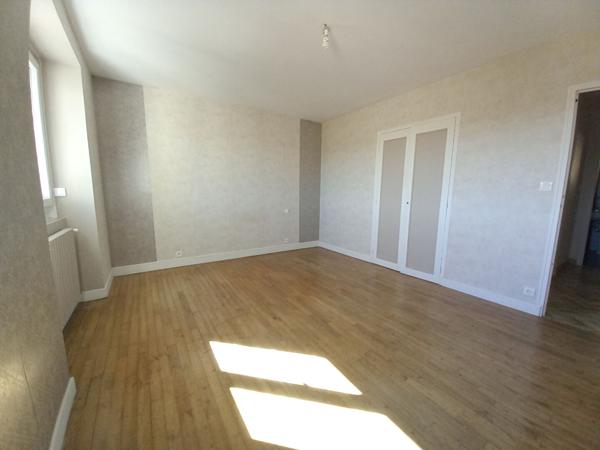 Immeuble de rapport Brive La Gaillarde 176 m2 - 2 appartements T4 de 90 m²- garage- jardin