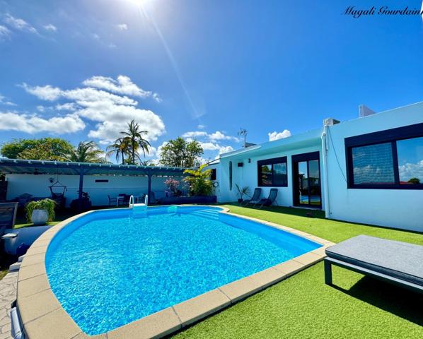 EN EXCLUSIVITE - A VENDRE - PROPRIETE D'EXCEPTION AVEC VUE MER ET POTENTIEL LOCATIF REMARQUABLE - SAINTE ANNE