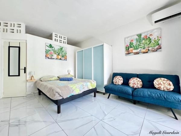 EN EXCLUSIVITE - A VENDRE - PROPRIETE D'EXCEPTION AVEC VUE MER ET POTENTIEL LOCATIF REMARQUABLE - SAINTE ANNE