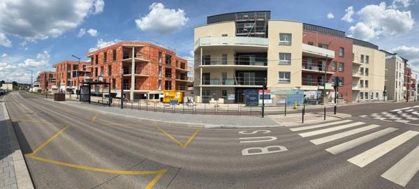 Appartement T3 de 73 m² avec terrasse, bureau et deux places de parking - LOUVIERS (27)