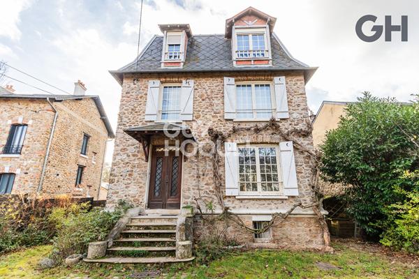 MAISON DE CARACTÈRE EN MEULIÈRE DE 162m² À SOISY-SUR-SEINE