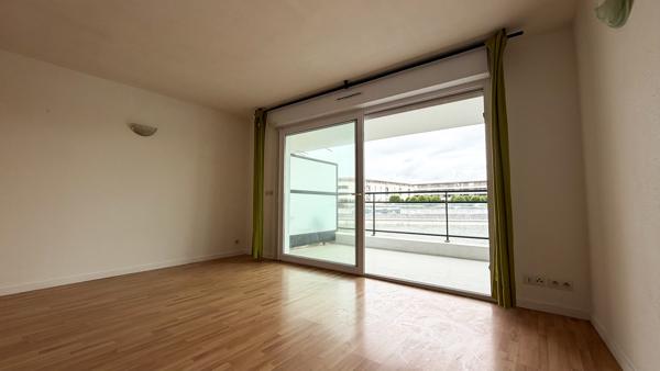 Appartement T2 avec garage et cave dans une résidence avec piscine