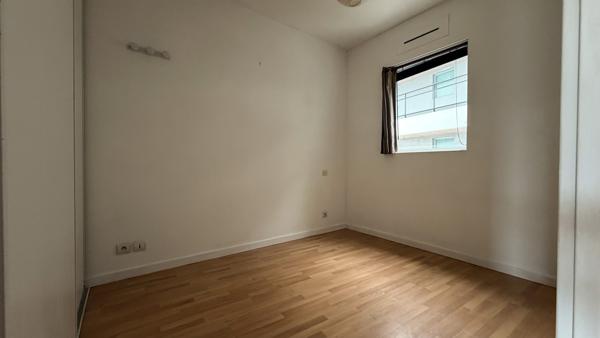 Appartement T2 avec garage et cave dans une résidence avec piscine