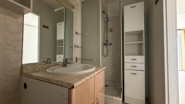 Appartement T2 avec garage et cave dans une résidence avec piscine