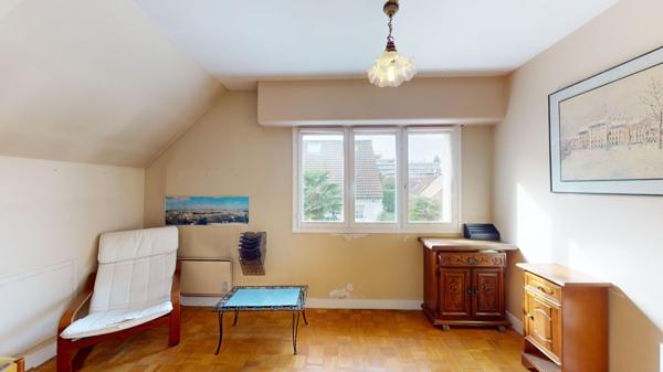 CHATENAY-MALABRY - PROCHE VALLEE AUX LOUPS - MAISON 7 PIECES 226M2 AU SOL + SOUS-SOL + JARDIN