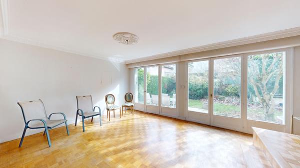 CHATENAY-MALABRY - PROCHE VALLEE AUX LOUPS - MAISON 7 PIECES 226M2 AU SOL + SOUS-SOL + JARDIN