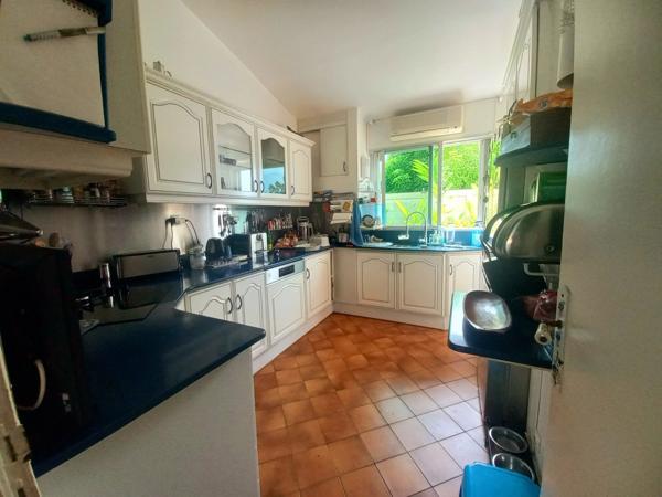 Villa F4 et dépendances, piscine, à vendre la jaille BAIE MAHAULT (971)