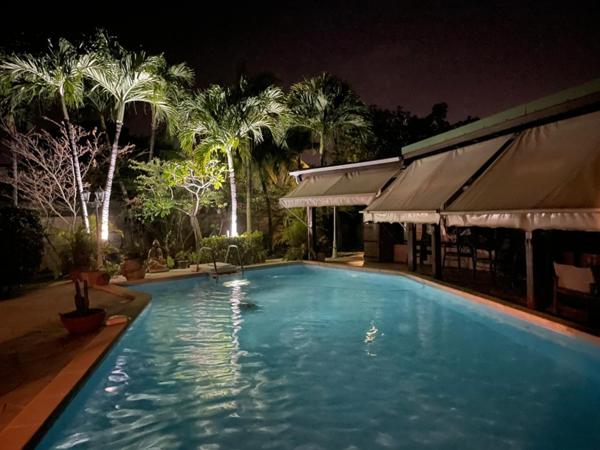 Villa F4 et dépendances, piscine, à vendre la jaille BAIE MAHAULT (971)