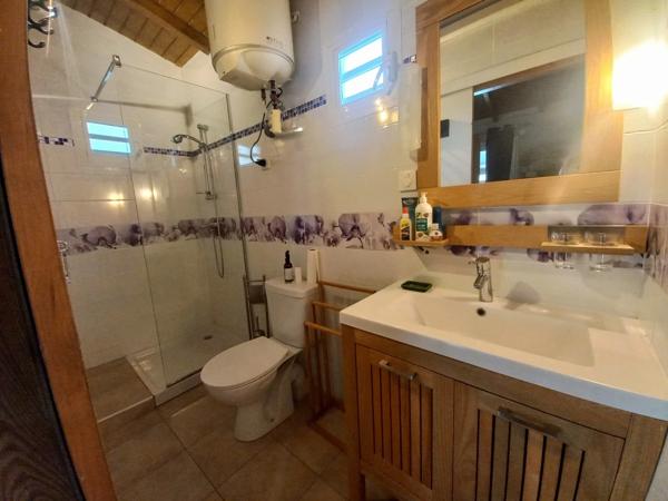 Villa F4 et dépendances, piscine, à vendre la jaille BAIE MAHAULT (971)