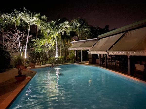 Villa F4 et dépendances, piscine, à vendre la jaille BAIE MAHAULT (971)