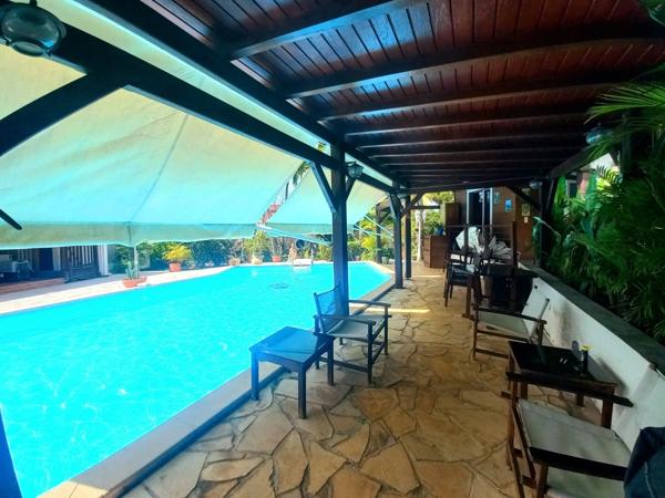 Villa F4 et dépendances, piscine, à vendre la jaille BAIE MAHAULT (971)