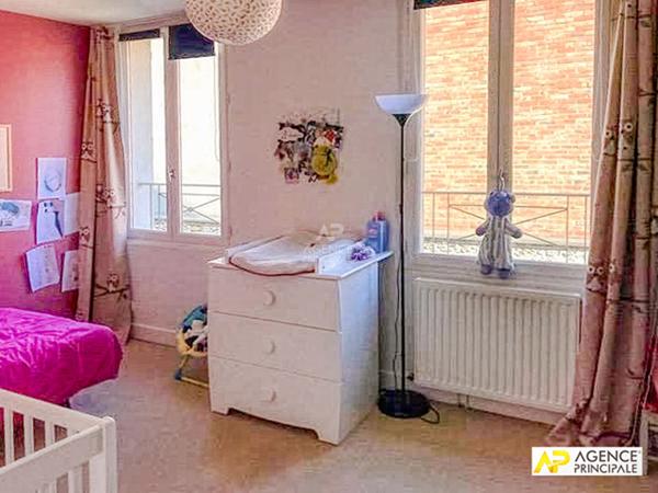 Versailles Notre-Dame Maison ancienne de 5 pièces 113 m² carrez avec jardin de 104 M² €1 300 000 ** - Référence 27447