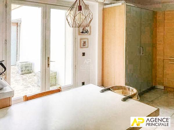 Versailles Notre-Dame Maison ancienne de 5 pièces 113 m² carrez avec jardin de 104 M² €1 300 000 ** - Référence 27447