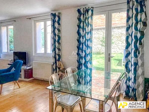 Versailles Notre-Dame Maison ancienne de 5 pièces 113 m² carrez avec jardin de 104 M² €1 300 000 ** - Référence 27447