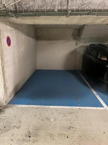 SAINT-DENIS GARE - PLACE DE PARKING SOUTERRAIN