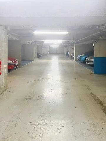 SAINT-DENIS GARE - PLACE DE PARKING SOUTERRAIN