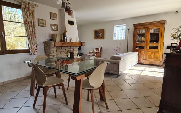 Maison à vendre    6 pièces •  Varennes-Jarcy