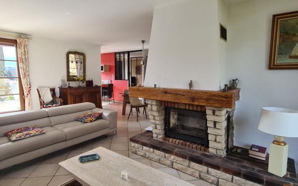 Maison à vendre    6 pièces •  Varennes-Jarcy