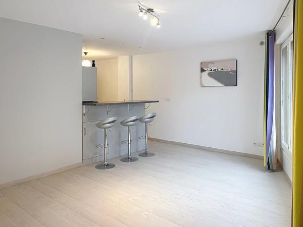 SPACIEUSE MAISON AVEC GARAGE + PISCINE, FOURQUES