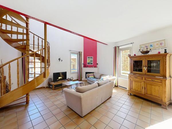 SPACIEUSE MAISON AVEC GARAGE + PISCINE, FOURQUES