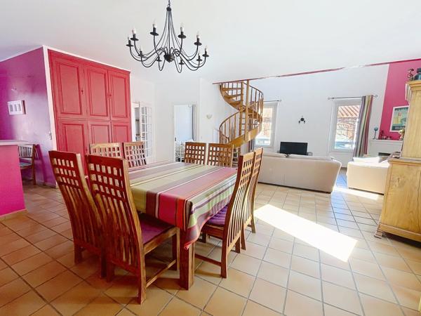 SPACIEUSE MAISON AVEC GARAGE + PISCINE, FOURQUES