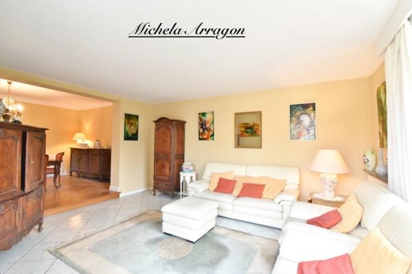 Une maison lumineuse avec piscine et jardin, à vivre pleinement au cœur de Villeneuve-sur-Lot