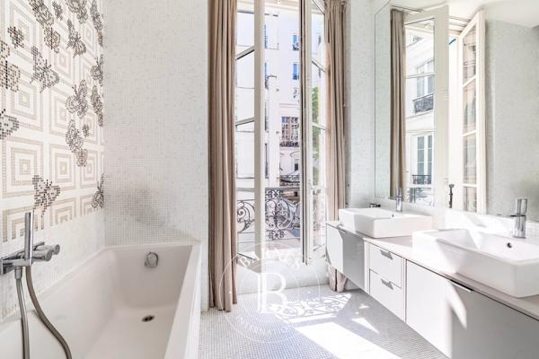 Paris 8ème, Appartement 4 Chambres -  169 m² à vendre