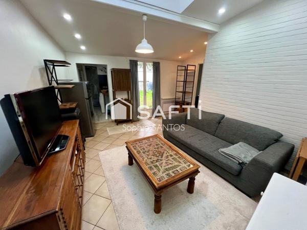 2 maisons (130 m2 + 35 m2) à 4 min à pied du RER E