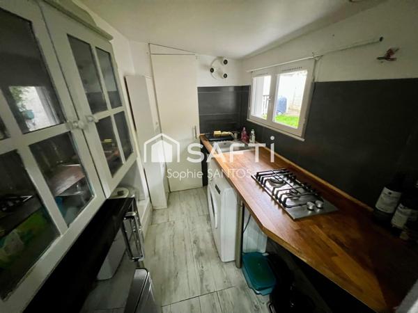 2 maisons (130 m2 + 35 m2) à 4 min à pied du RER E