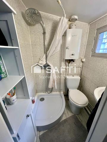 2 maisons (130 m2 + 35 m2) à 4 min à pied du RER E