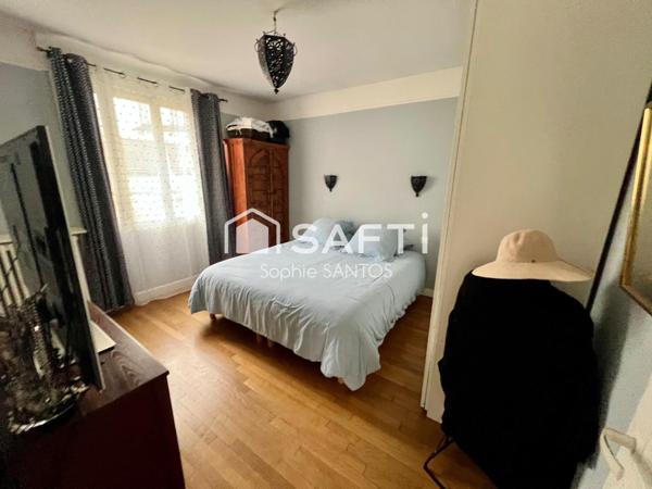 2 maisons (130 m2 + 35 m2) à 4 min à pied du RER E