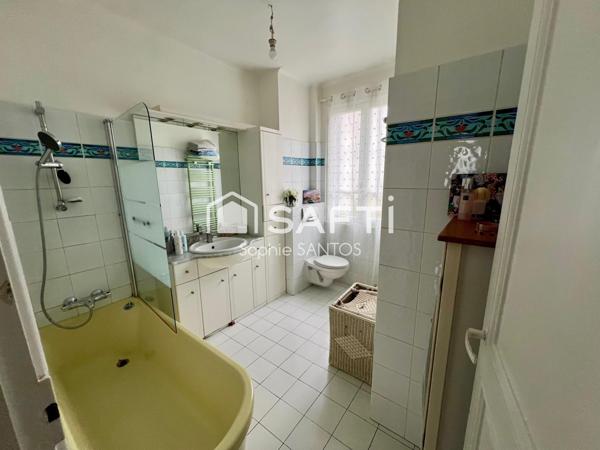 2 maisons (130 m2 + 35 m2) à 4 min à pied du RER E