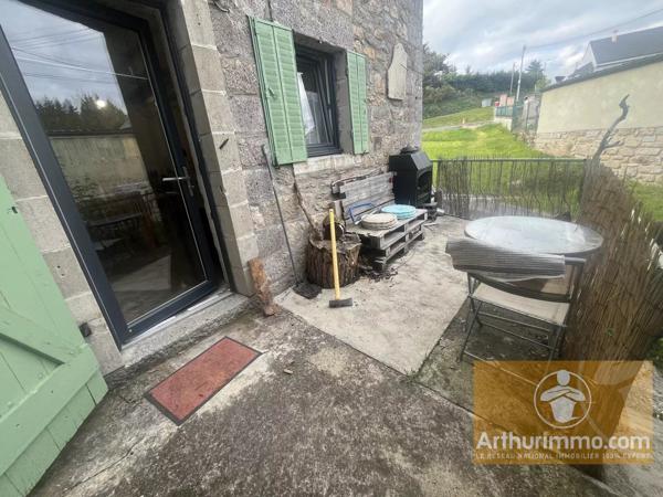 Vente                                                      Maison
                        
                                         65 m2                     à Peyre-en-Aubrac