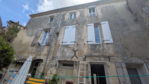 Immeuble 11 pièces à vendre Tonnay Charente - 17430 / Réf: 3373