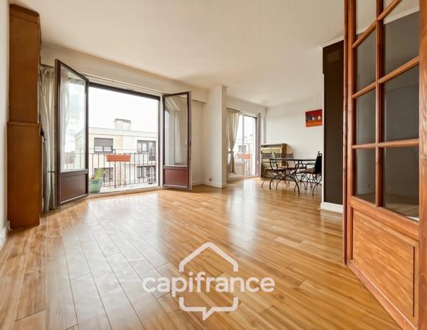 A vendre 5 pièces de 85 m², au dernier étage, lumineux, traversant, au calme avec terrasses, cave et parking, à CHENNEVIERES SUR MARNE (94)