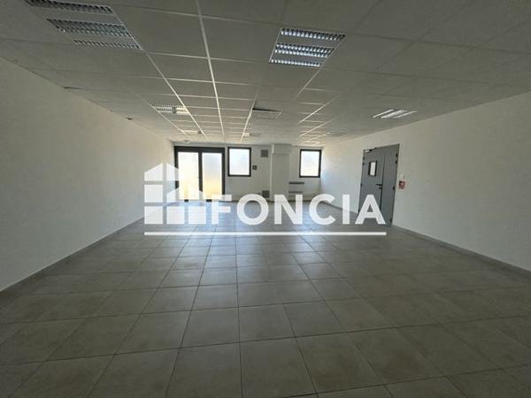 Location Local commercial 5 pièces 118.6 m² - 184 AVENUE LOUIS LEPINE Sorgues 84700