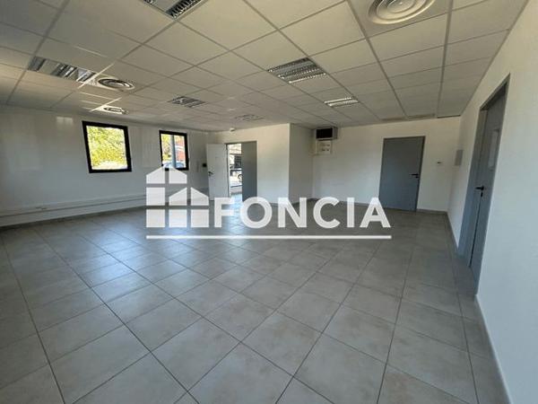 Location Local commercial 5 pièces 118.6 m² - 184 AVENUE LOUIS LEPINE Sorgues 84700