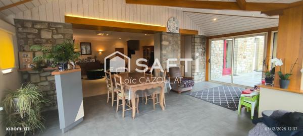Maison en pierre 200m² avec hangars et dépendances
