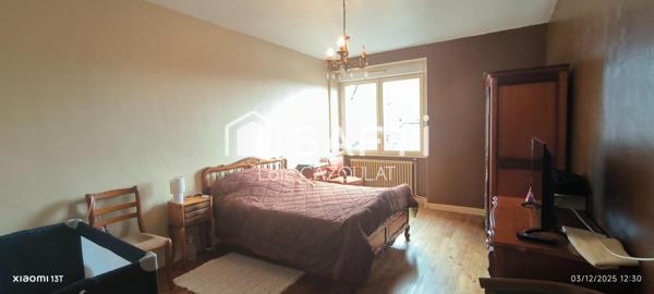 Maison en pierre 200m² avec hangars et dépendances