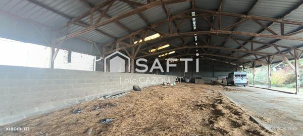 Maison en pierre 200m² avec hangars et dépendances