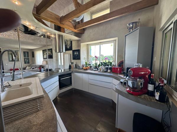 Dpt Hautes Pyrénées (65), à vendre maison P6 de 230 m² - Terrain de 5 500,00 m² - Plain pied - piscine intérieure