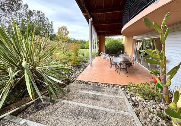 Belle maison d Architecte avec piscine dans un environnement naturel a Montauban secteur Le Fau
