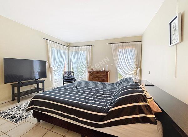 Belle maison d Architecte avec piscine dans un environnement naturel a Montauban secteur Le Fau