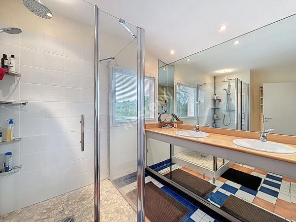 Belle maison d Architecte avec piscine dans un environnement naturel a Montauban secteur Le Fau